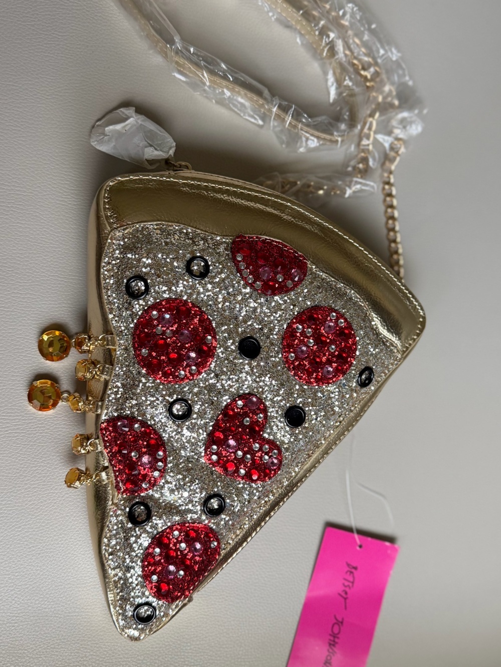 🍕1st Edt. Betsey Johnson Kitsch Pizza bag w hanging cheese & Parmesan zip tab - Picture 6 of 10